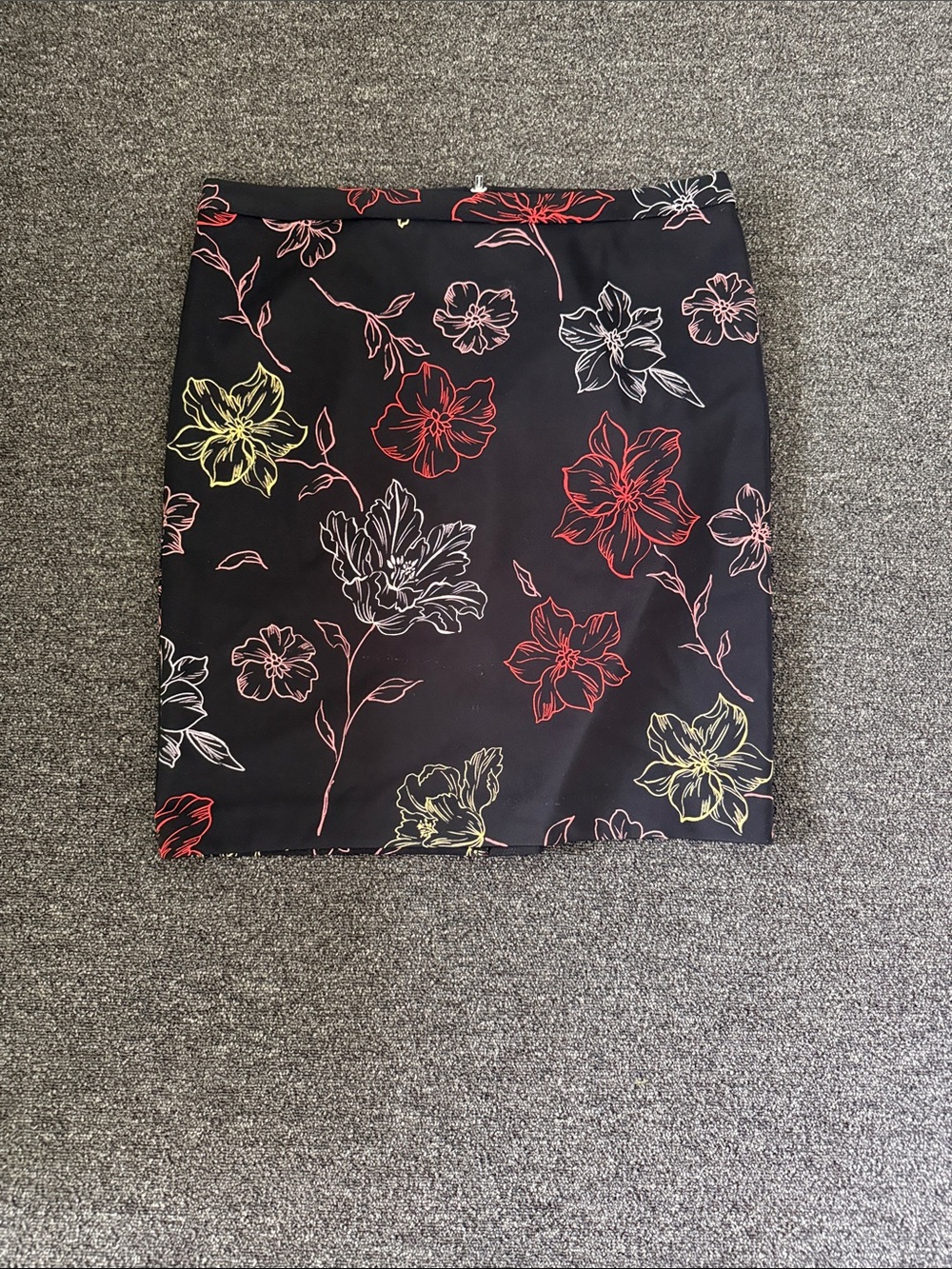 T Tahari Black Pencil Skirt with Red, Yellow, and White Floral Outline